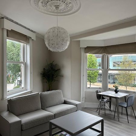 Strawberry Dale Apartment Harrogate Bagian luar foto
