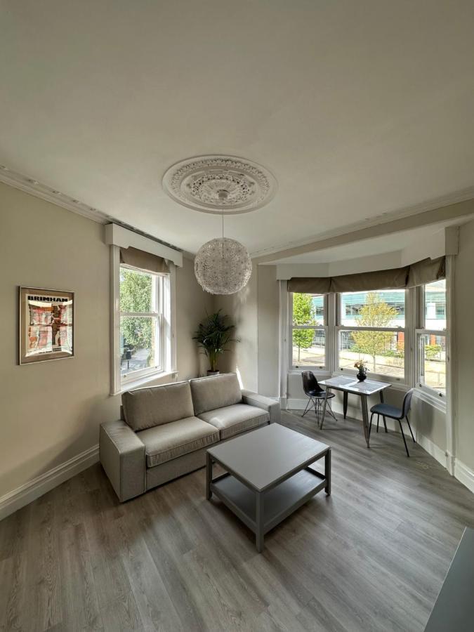 Strawberry Dale Apartment Harrogate Bagian luar foto