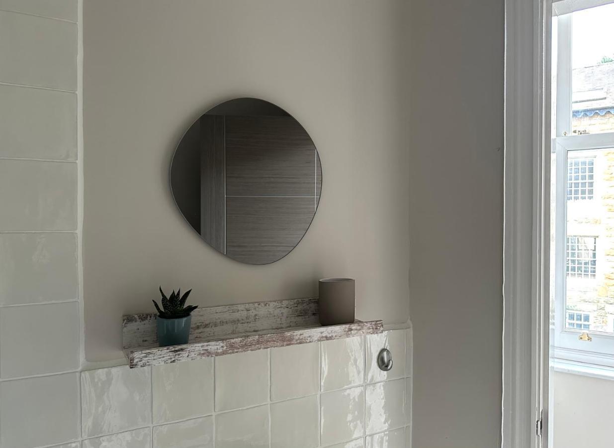 Strawberry Dale Apartment Harrogate Bagian luar foto