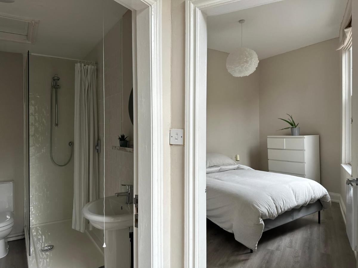 Strawberry Dale Apartment Harrogate Bagian luar foto