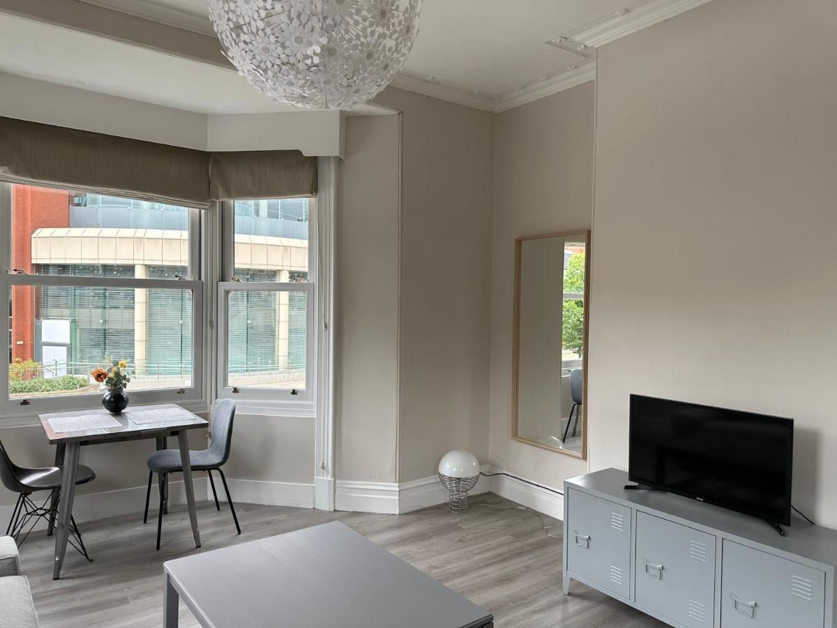 Strawberry Dale Apartment Harrogate Bagian luar foto