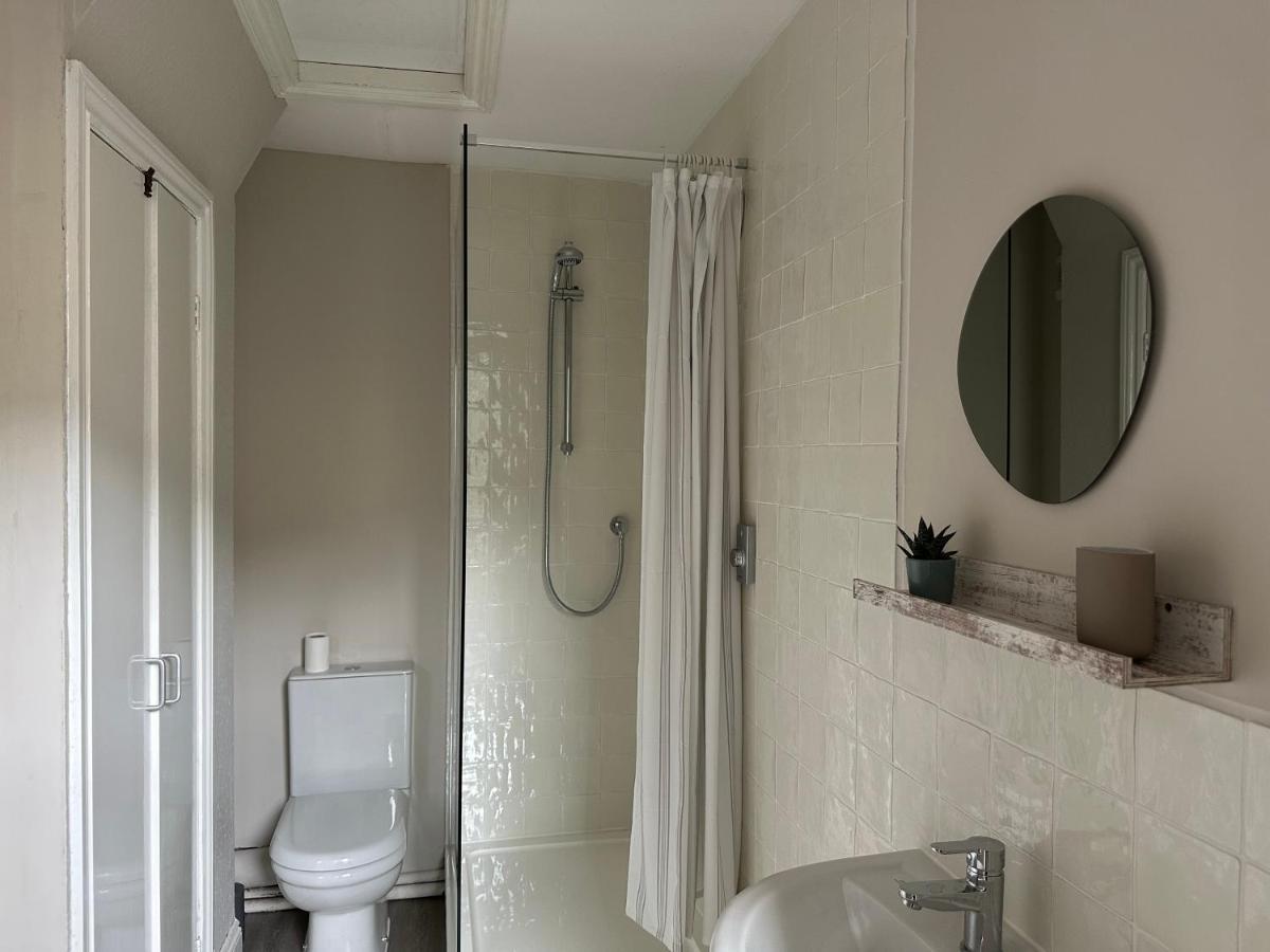 Strawberry Dale Apartment Harrogate Bagian luar foto