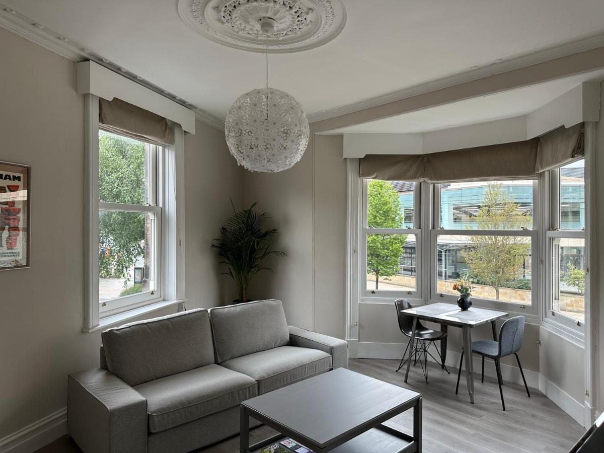 Strawberry Dale Apartment Harrogate Bagian luar foto
